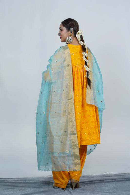 Indian ethnic kurta pant set