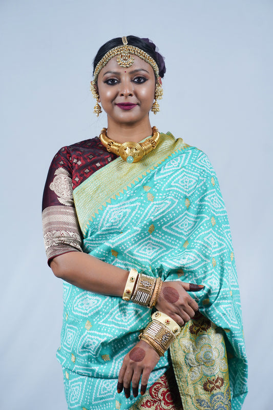 beautiful handcrafted bandhani saree