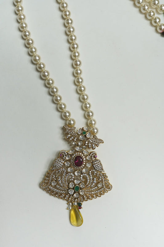 Statement silver neckpiece