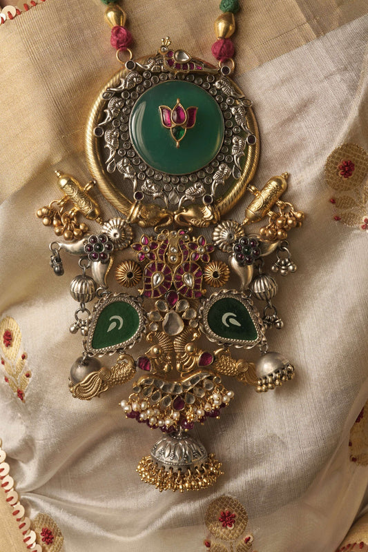 Silver neckpiece