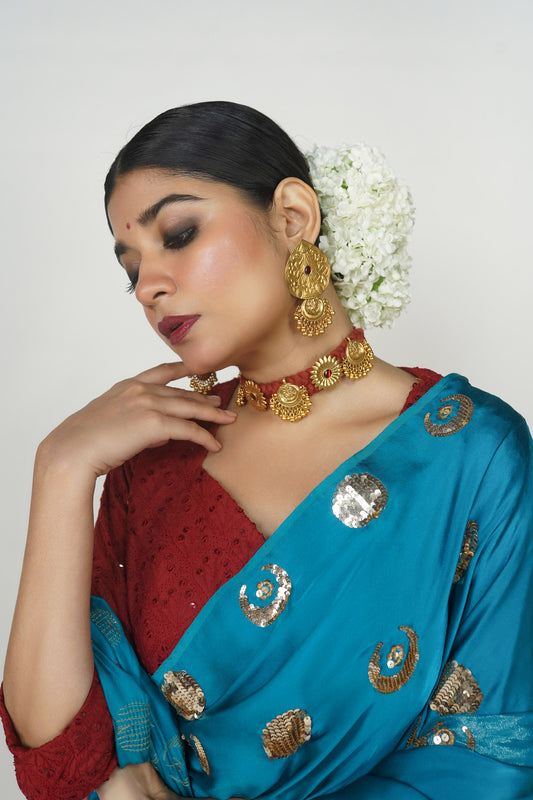 Silver neckpiece and jewellery