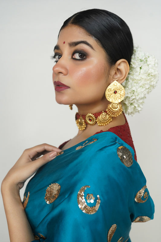 Bold designer silver neckpiece and jewellery
