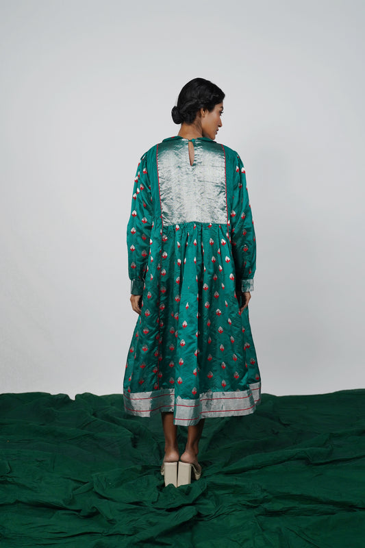Ayush Kejriwal frock