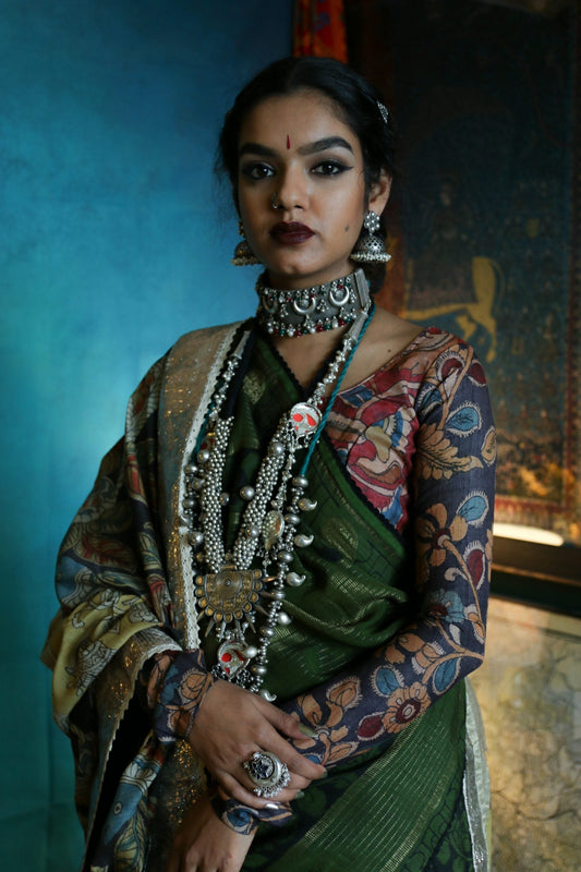 Statement vintage silver neckpiece.