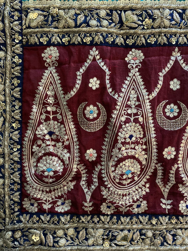 Hand Embroidered Saree by Ayush Kejriwal