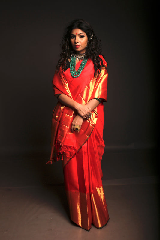 red and gold handwoven wedding kanjeevaram silk saree