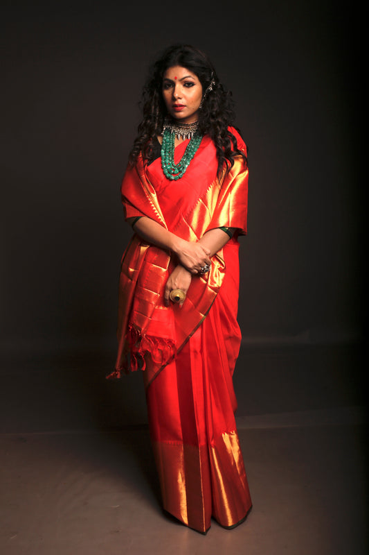 red and gold handwoven wedding kanjeevaram silk saree
